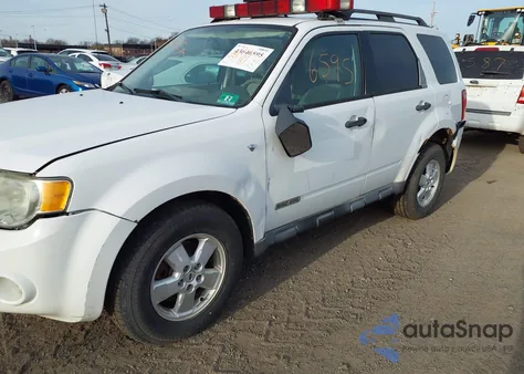 2008 Ford Escape Xlt z USA, uszkodzony, nr VIN 1FMCU93118KD30106